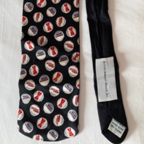 Vintage Budweiser Bottle Shape Bottle Cap Silk‎ tie - Picture 3 of 5